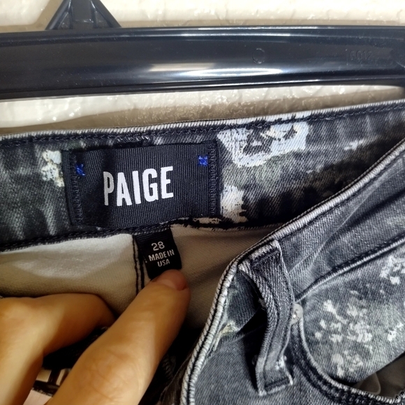 PAIGE Black Light Wash Hoxton Floral Print Straight Leg Jeans sz 28 - Picture 6 of 11